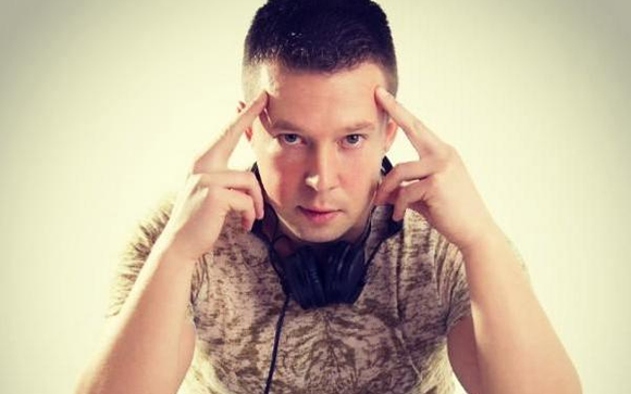 Cristian Gil, el Dj que planto cara a la esclerosis multiple